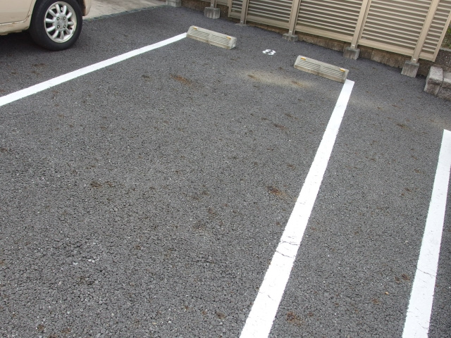 グランブルーⅡの駐車場