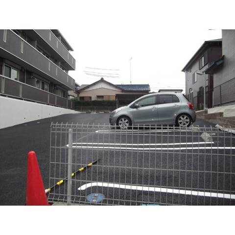 グランブルーⅡの駐車場