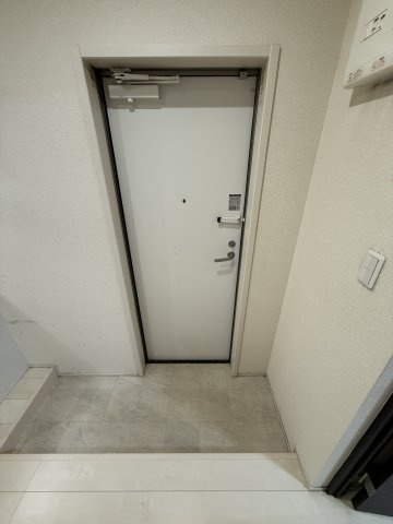 フジパレス出屋敷Ⅵ番館の玄関|ゆったりとした玄関です