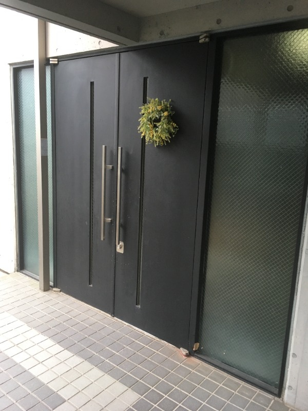 中野区中野１丁目の賃貸マンションのエントランス|ゆとりのあるエントランスです