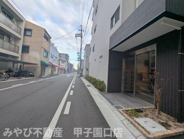 リブネスコート西宮鳴尾のエントランス