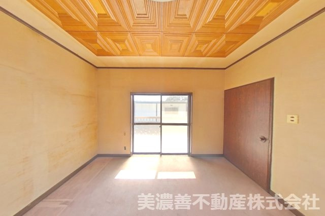 ６７４１３　岐阜市長良中古戸建の洋室
