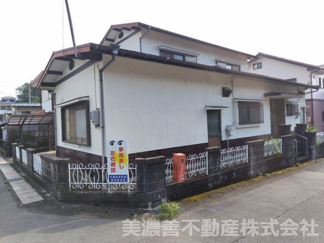 ６７４１３　岐阜市長良中古戸建の外観