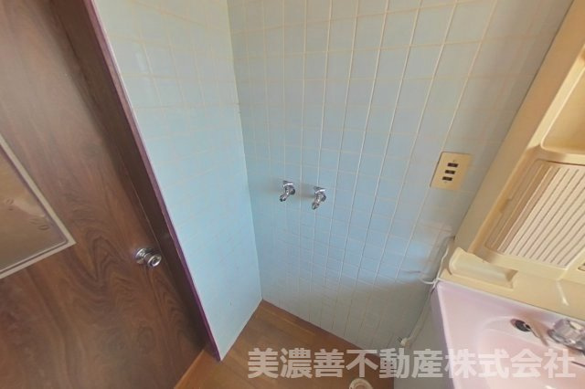 ６７４１３　岐阜市長良中古戸建のランドリースペース