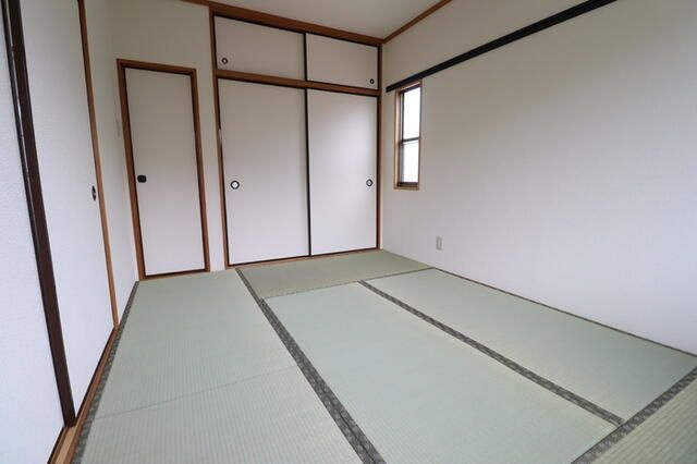 キャピタル高松台の寝室