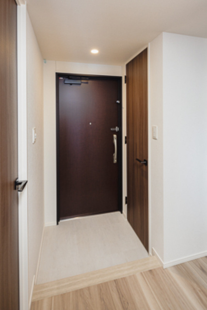 パークアクシス赤羽南の玄関|※写真は同タイプ住戸です。