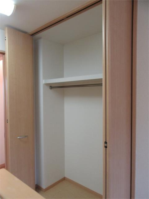 狛江市中和泉３丁目の賃貸マンションの収納