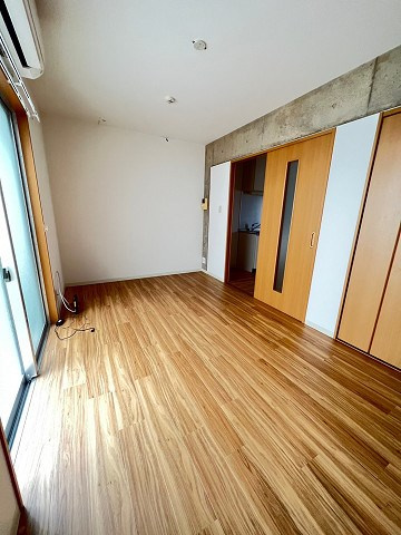 尼崎市潮江２丁目のアパートの寝室|開放的な寝室です