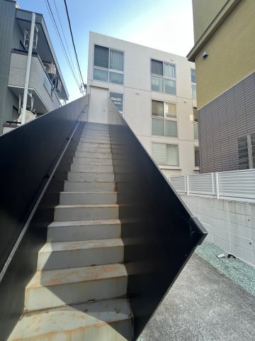 ファーレ代々木上原Ⅱのロビー|建物の内部です
