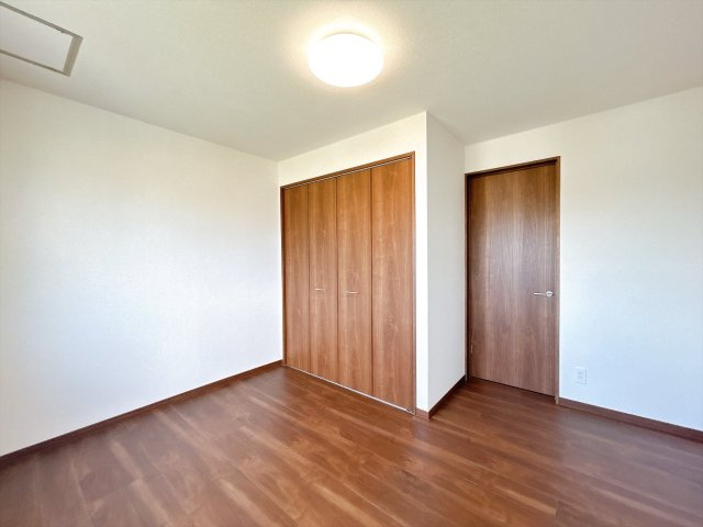 網走市向陽ヶ丘５丁目９番１号　中古売家の洋室|【リフォーム済】2階洋室です。フロア重張、クロス張替、クローゼット新設致しました。