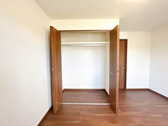 網走市向陽ヶ丘５丁目９番１号　中古売家の収納|【リフォーム済】2階洋室収納です。