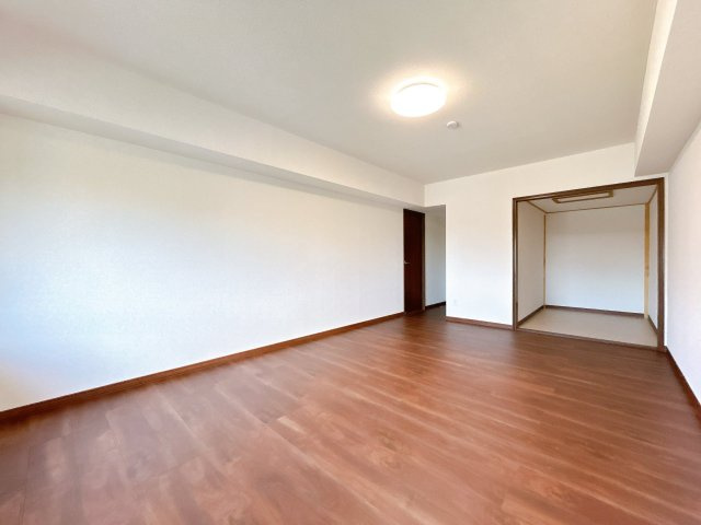 網走市向陽ヶ丘５丁目９番１号　中古売家の洋室|【リフォーム済】2階洋室別アングルです。