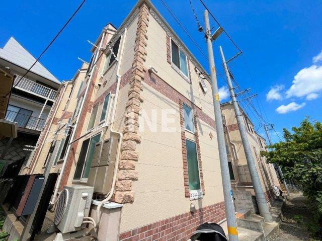横浜市鶴見区岸谷４丁目のアパートの外観