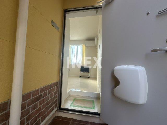 横浜市鶴見区岸谷２丁目のアパートの玄関