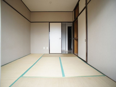 【寝室】 | アワノハイツ | 日当たり良好です。(洋室に変更予定です)