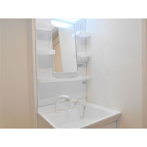 LUXE.STYLE辻町EASTの独立洗面台