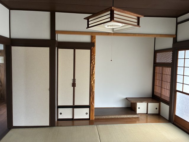 東惣付け　戸建ての和室|1階和室が二間続きです。