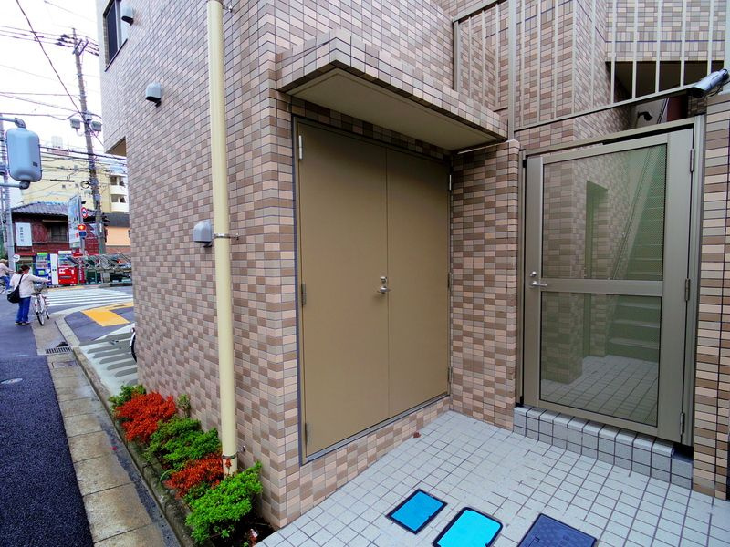 SKコートⅥのエントランス