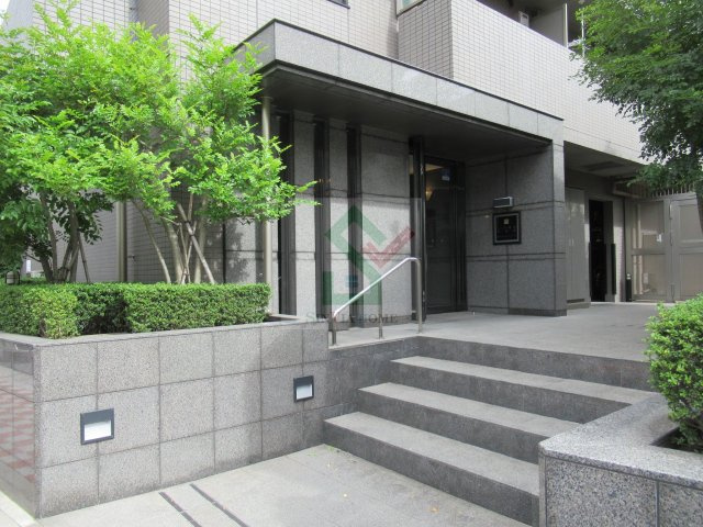 ルーブル練馬参番館のエントランス