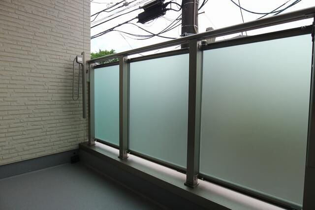 ＲＥＧＡＬＥＳＴ　ＢＲＩＬＬＡＴＮＥのバルコニー