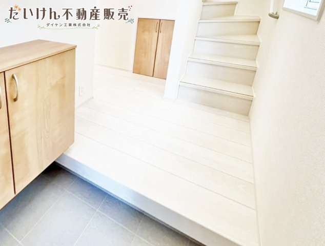 加古川市野口町坂元　新築戸建の玄関