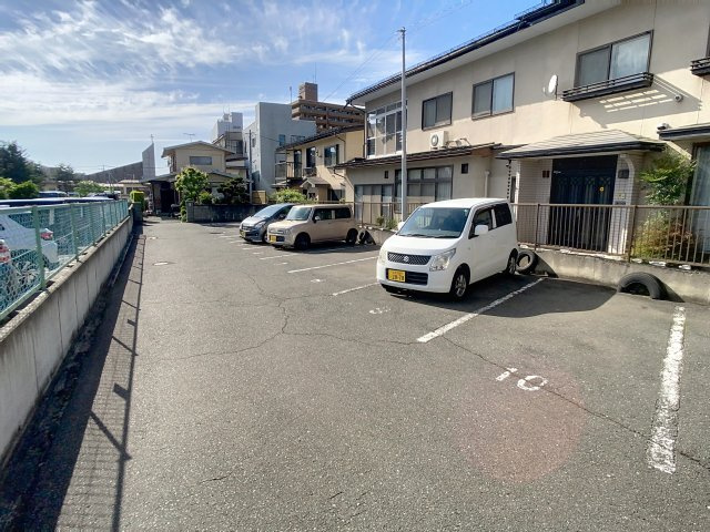 プロシード十日町の駐車場