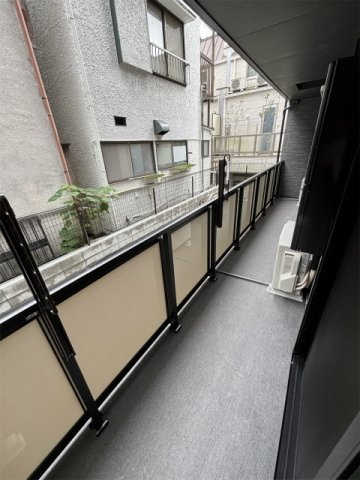 R-Residence南千束のバルコニー|開放的で明るい空間を演出してくれるバルコニーです