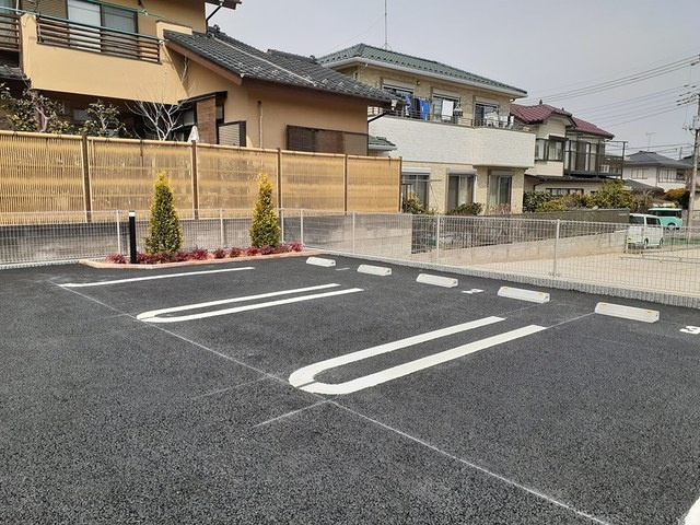 ミニョン弐番館の駐車場