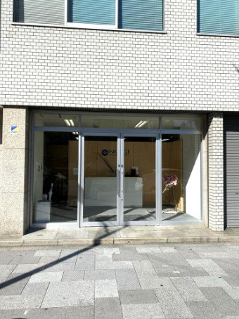 大阪市中央区南船場１丁目の店舗事務所の玄関