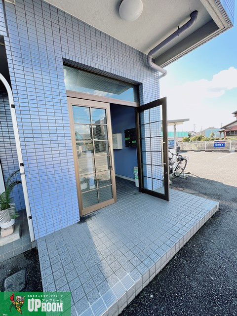 フレスカイトウのエントランス