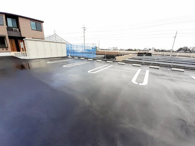 ラ・カーサ　ドルチェ　Ⅱの駐車場