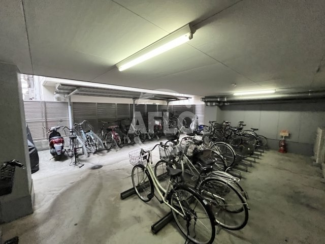 ラ・フォンテ十三の駐車場|駐輪場