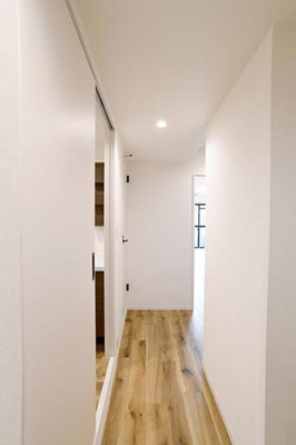 【玄関】 | コーボック国領 | ※写真は同タイプ住戸です。
