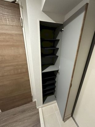アルファコート曳舟の玄関