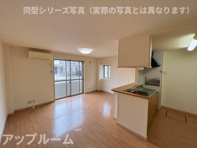 サンクレスト文津の居間・リビング