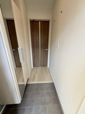 【玄関】 | エルフォルクしらさぎ台 | 収納もある玄関です