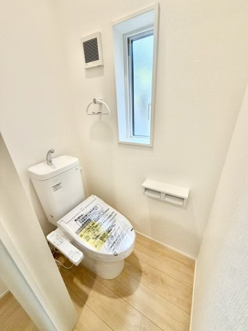 阪南市箱作第３　新築戸建のトイレ