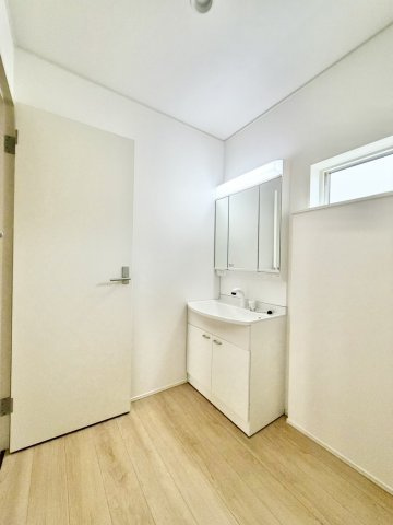 阪南市箱作第３　新築戸建の独立洗面台