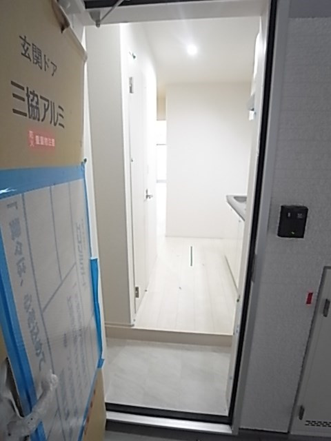 フジパレス塚口東Ⅵ番館の玄関