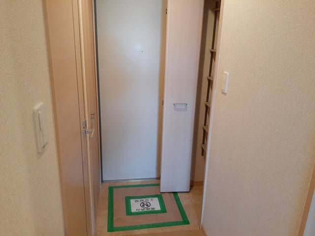 セジュール　藤の玄関