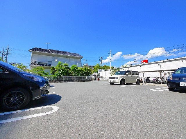 フレ　ルミエールの駐車場|駐車場があるので、車を買う予定の方も安心です