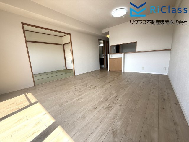 ルネ神戸宮川町さくら坂の居間・リビング|ゆったりとしたリビングです