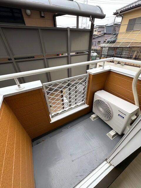 ジュネパレス流山第０３のバルコニー|外からの目が気にならないバルコニーで洗濯物が干せます