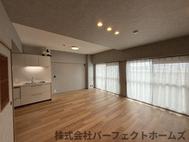 【居間・リビング】の画像