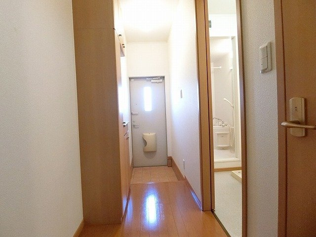 ロジュマンＥの玄関