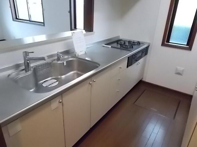 ファミリア平和台賃貸住宅のキッチン