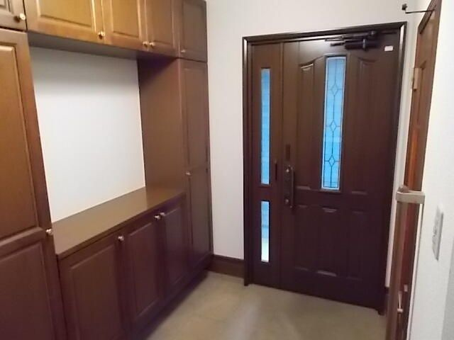ファミリア平和台賃貸住宅の玄関