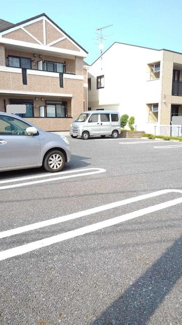 マーベラスBの駐車場|カースペースがあります