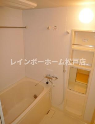 シャルマンフラットリヴァーⅢの浴室|ゆったり過ごせるお風呂です