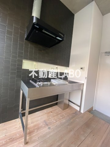 W元町のキッチン